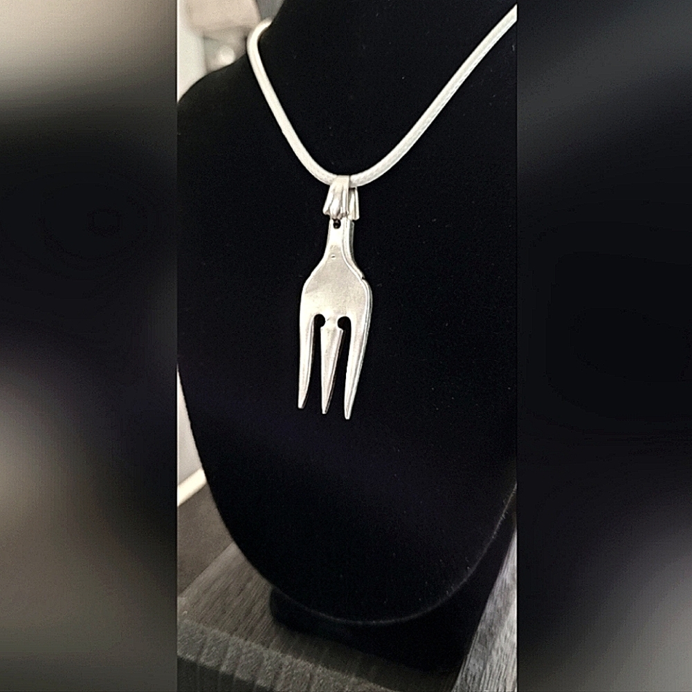 TRIDENT BOHO Vintage Silver Plated Hand-Crafted 3 Prong Fork Necklace Pendant